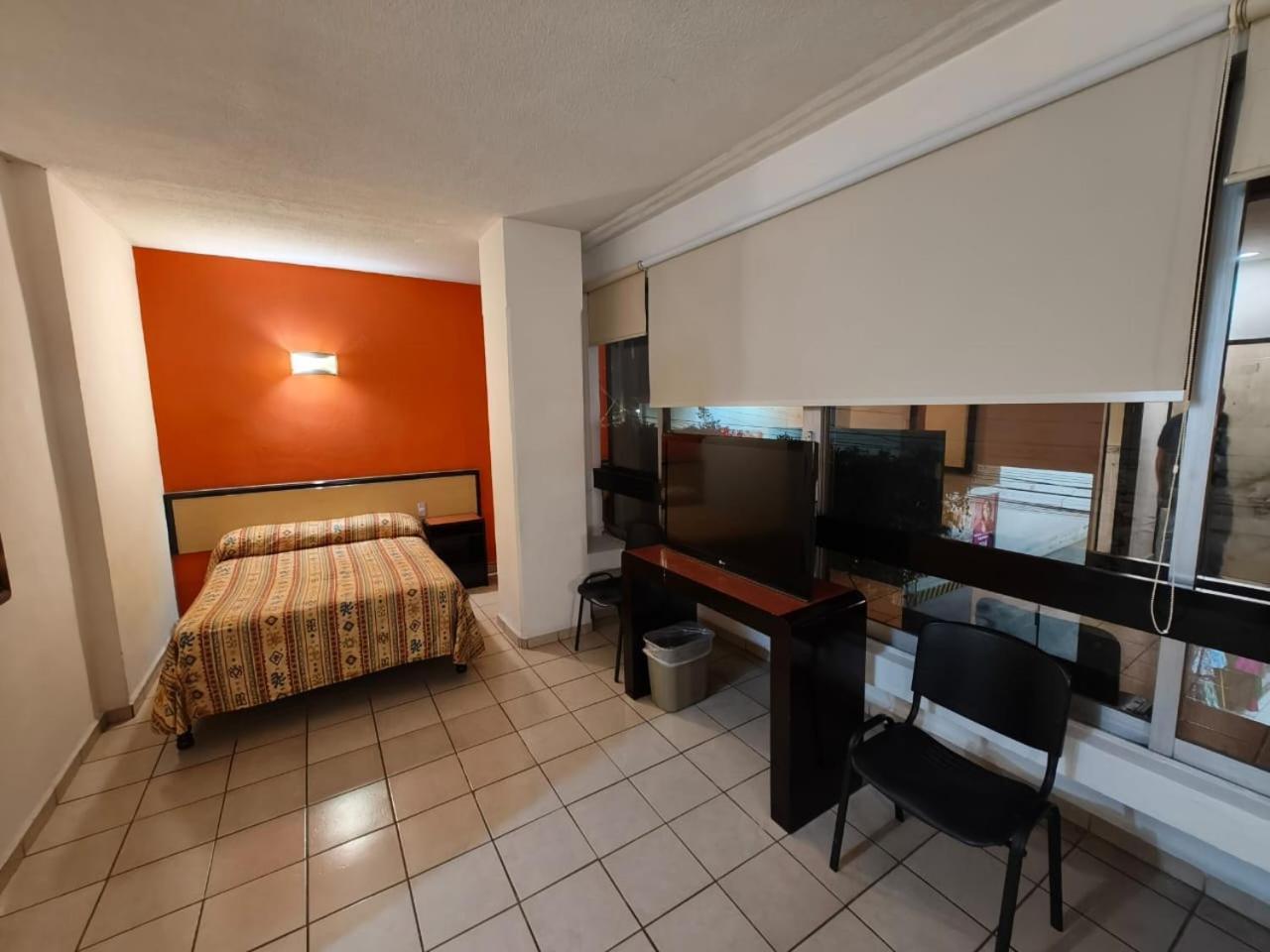 Hotel Montreal Leon Exterior photo
