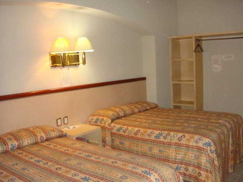 Hotel Montreal Leon Exterior photo